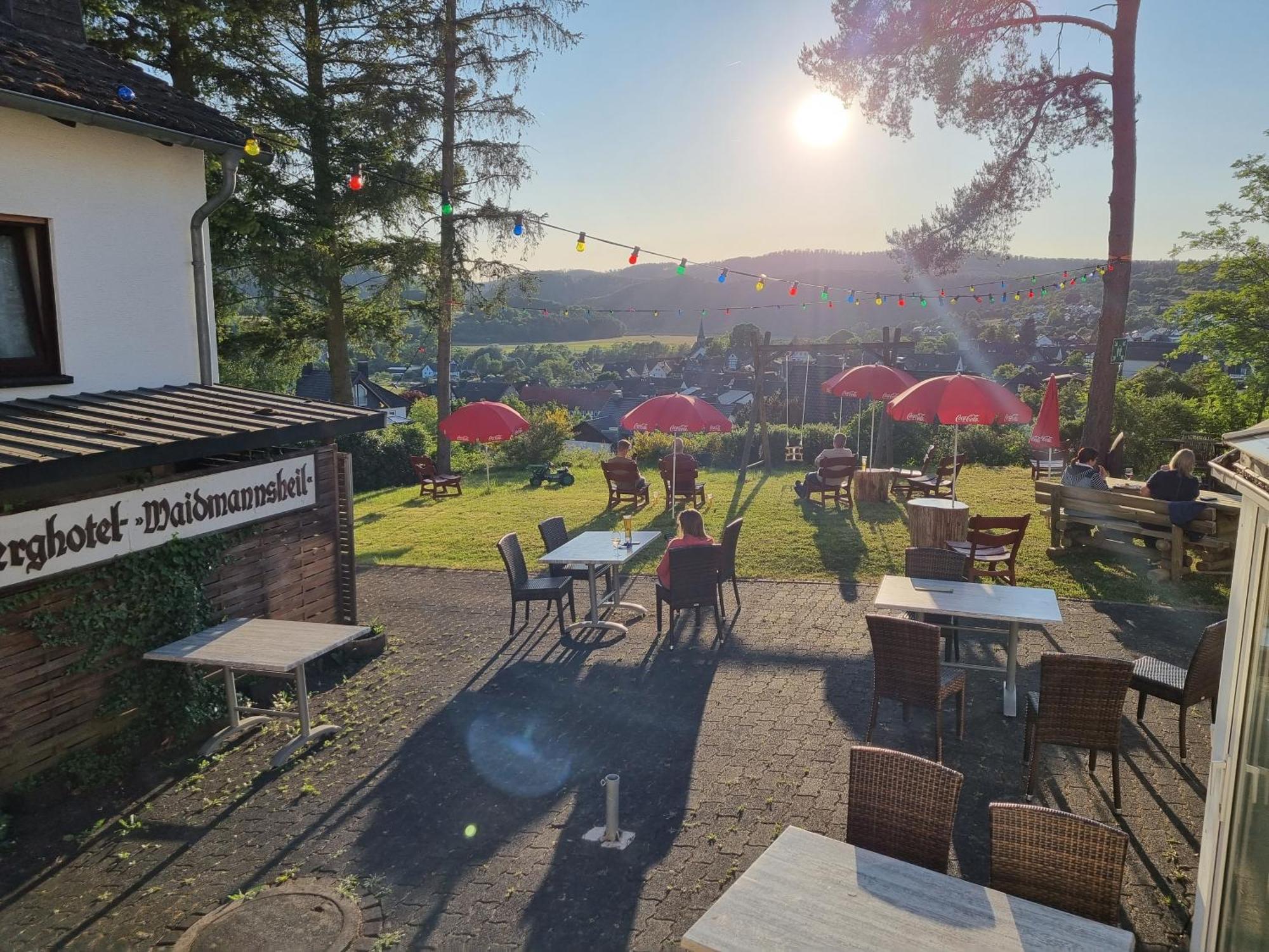 Berghotel Waidmannsheil Battenberg  Exteriör bild